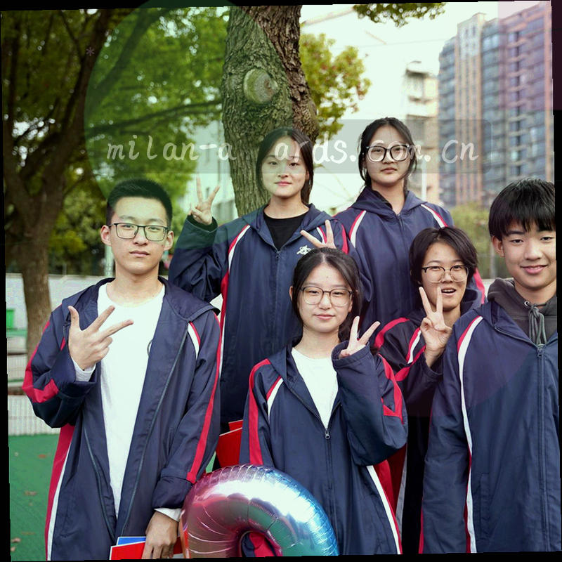 看台人群剪影与季票票档分区示意，远处理想化的星空层叠